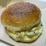 鶏肉ときゅうりのキューちゃんのハンバーガー
